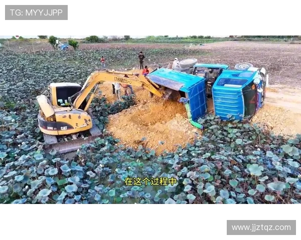 挖掘机如何避免翻车事故